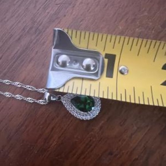 Vintage Silverplated Simulated Emerald/Rhinestone Necklace and Bracelet Set - Picture 8 of 10